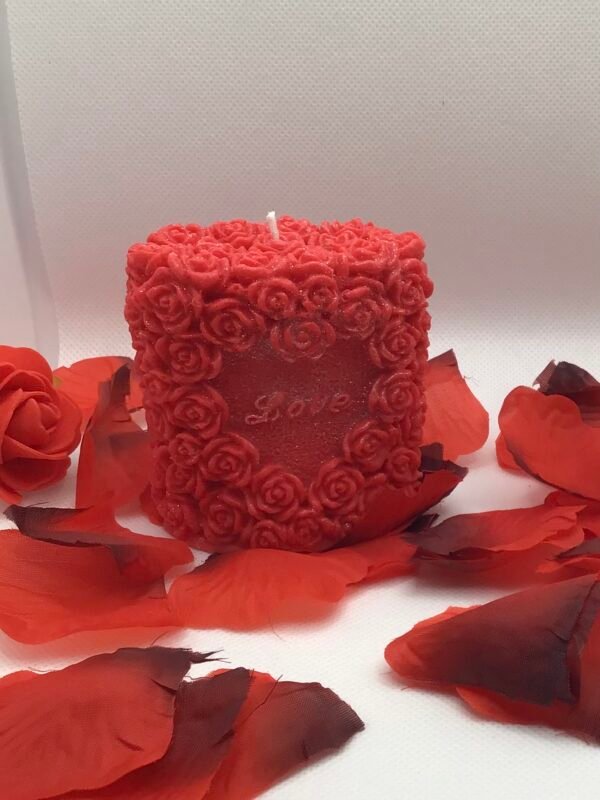 Bougie "love" rouge parfum "caresse d'argent"