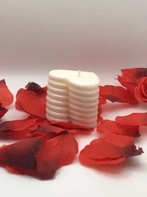 Bougie "pile de coeur" blanche parfum "adoucissant"