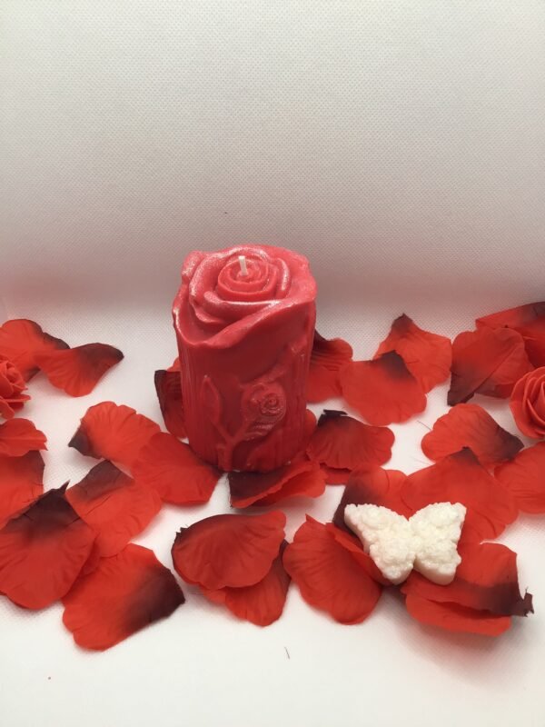 Bougie "rose au coeur" parfum "rouge de fruits"