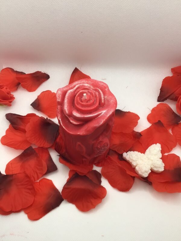 Bougie "rose au coeur" parfum "rouge de fruits"