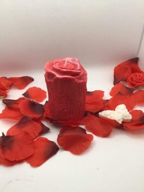 Bougie "rose au coeur" parfum "rouge de fruits"