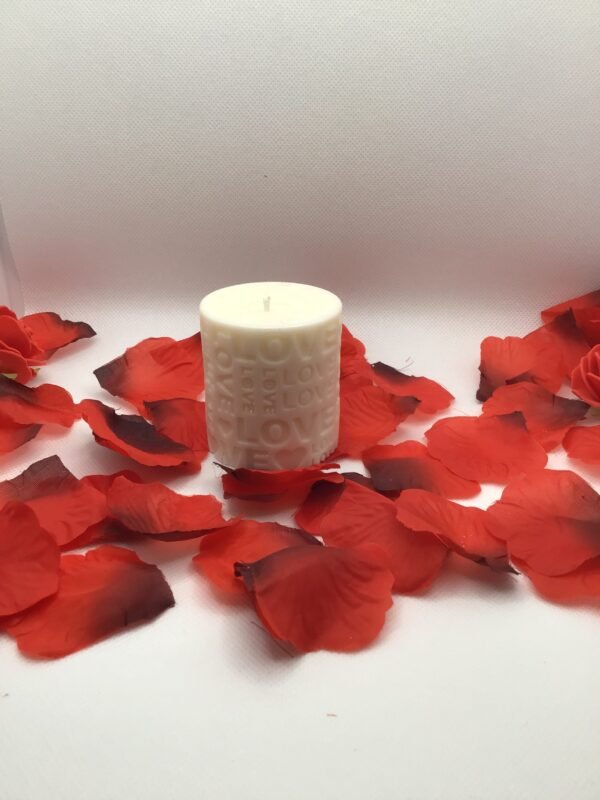 Bougie "love you" blanche parfum "rouge de fruits"